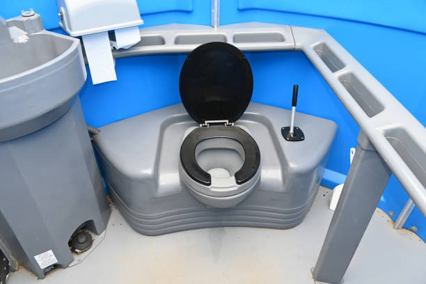 Portable Toilet Options We Offer in Lauderdale Lakes, WI