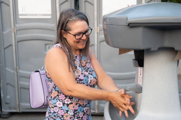 Best Portable toilet rental cost  in Lauderdale Lakes, WI